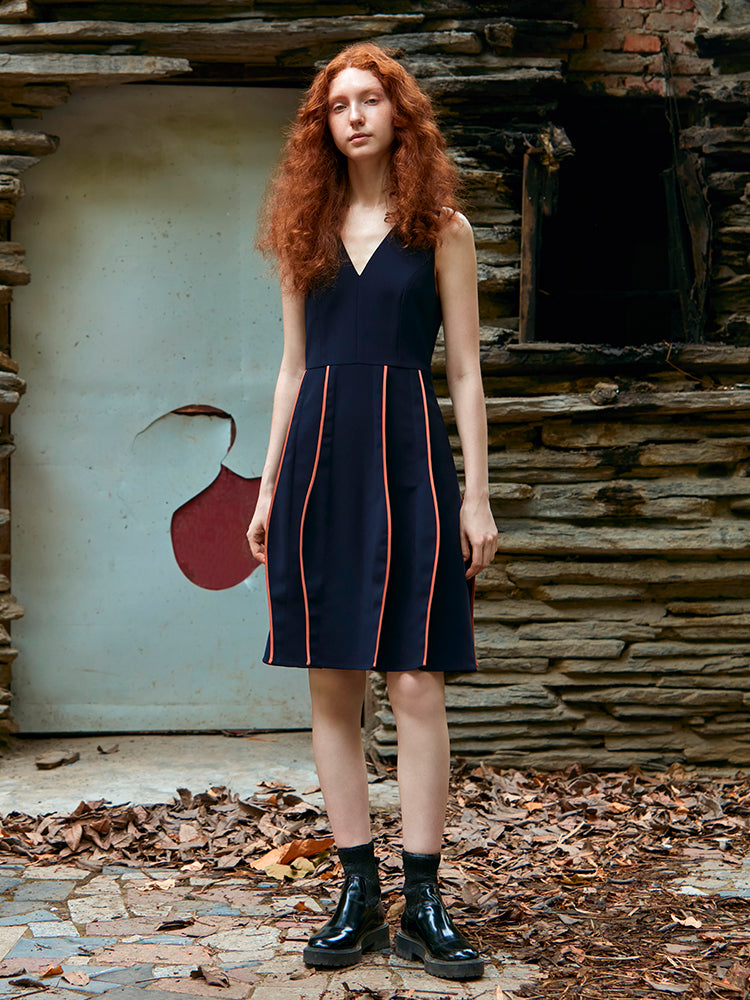 COLOR BLOCK CURVED HEM SKIRT