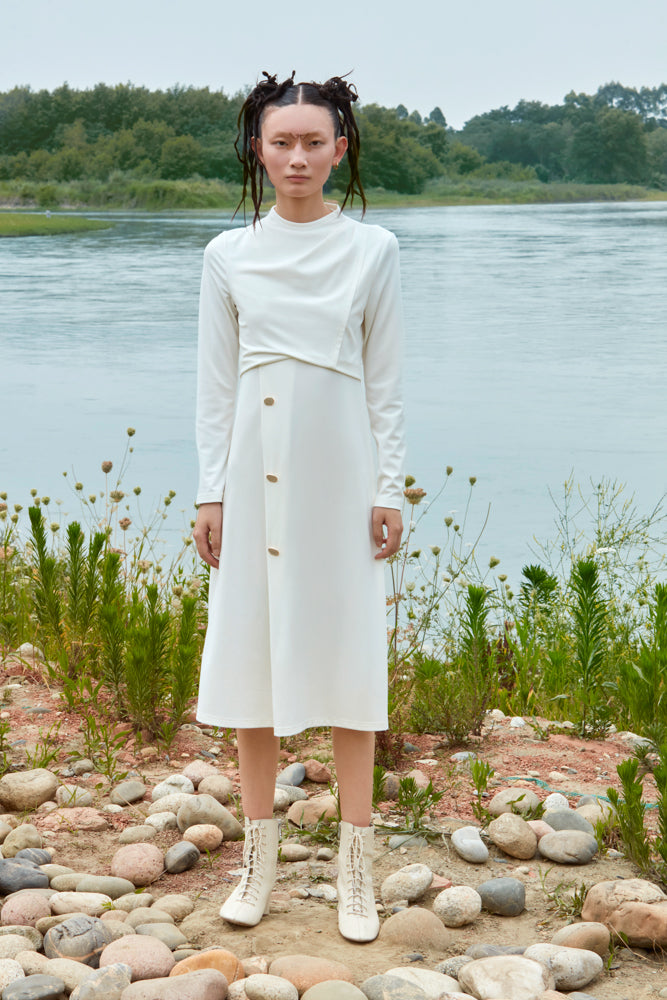 PLEATED HALF TURTLENECK KNIT DRESS