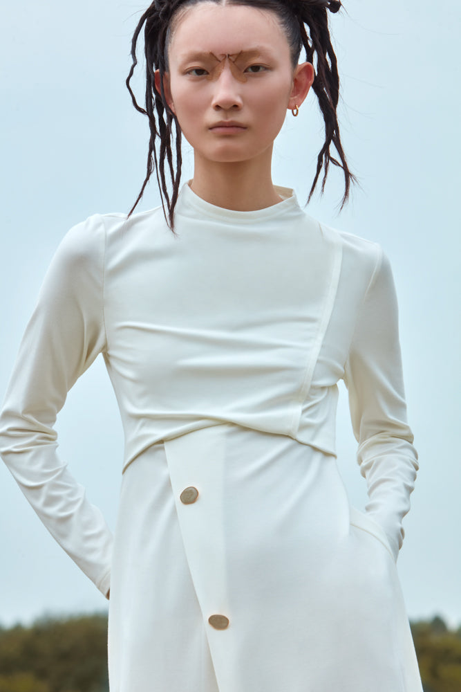PLEATED HALF TURTLENECK KNIT DRESS