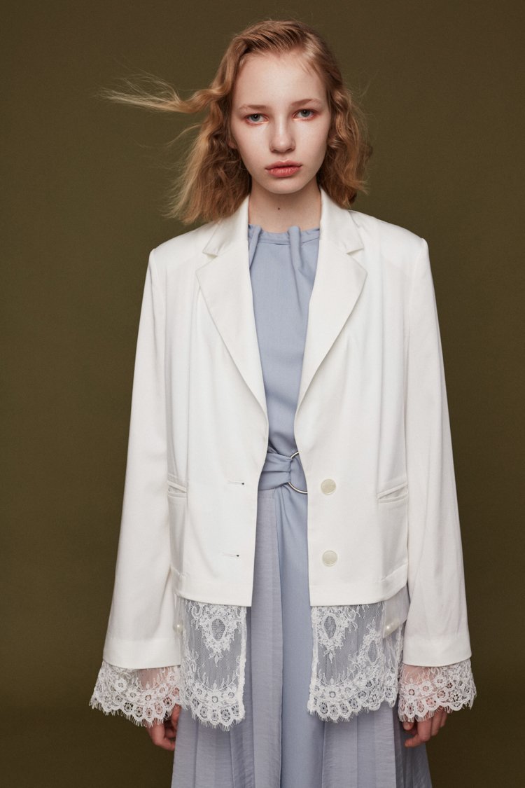 Blazer with Detachable Lace - BLANCORE