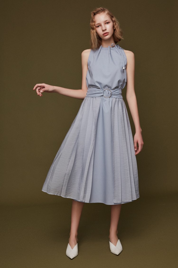 Pleats Paneled Dress with Metal Ring Belt - BLANCORE