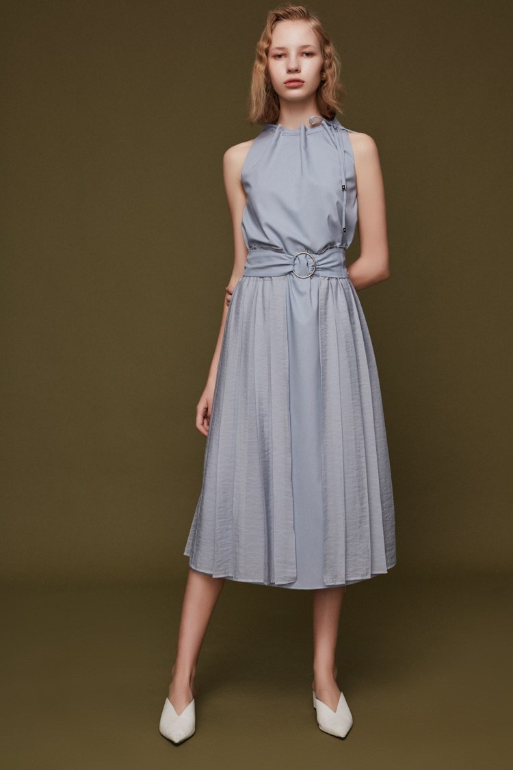 Pleats Paneled Dress with Metal Ring Belt - BLANCORE
