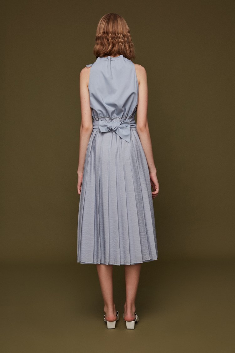 Pleats Paneled Dress with Metal Ring Belt - BLANCORE